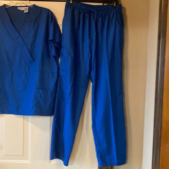 XL Life Line Vivid Blue Scrubs - Picture 5 of 12
